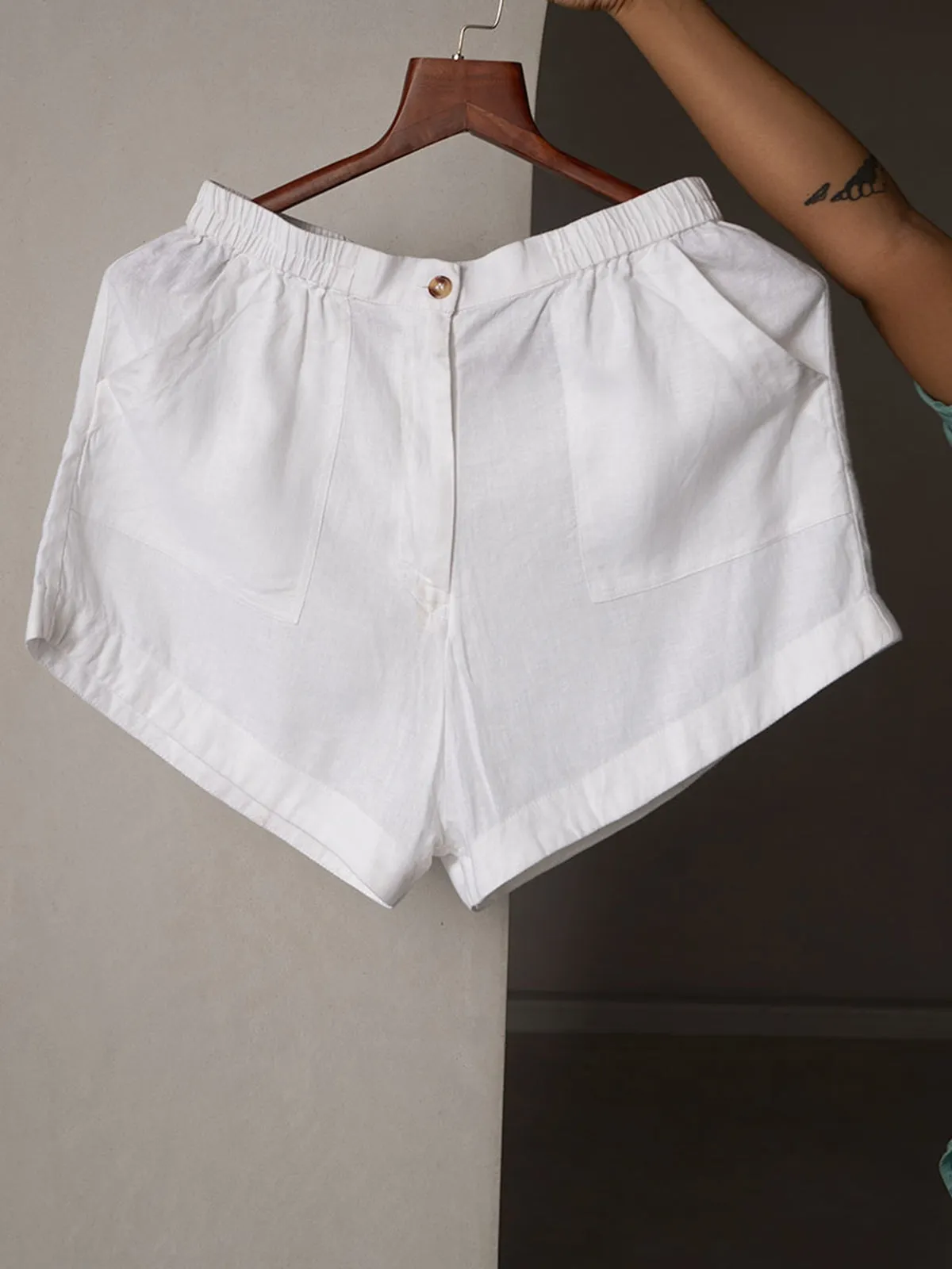 Amal Linen Shorts White