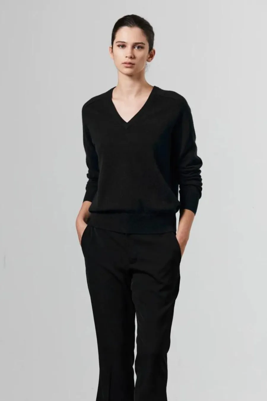 Amy Cashmere V-Neck Black